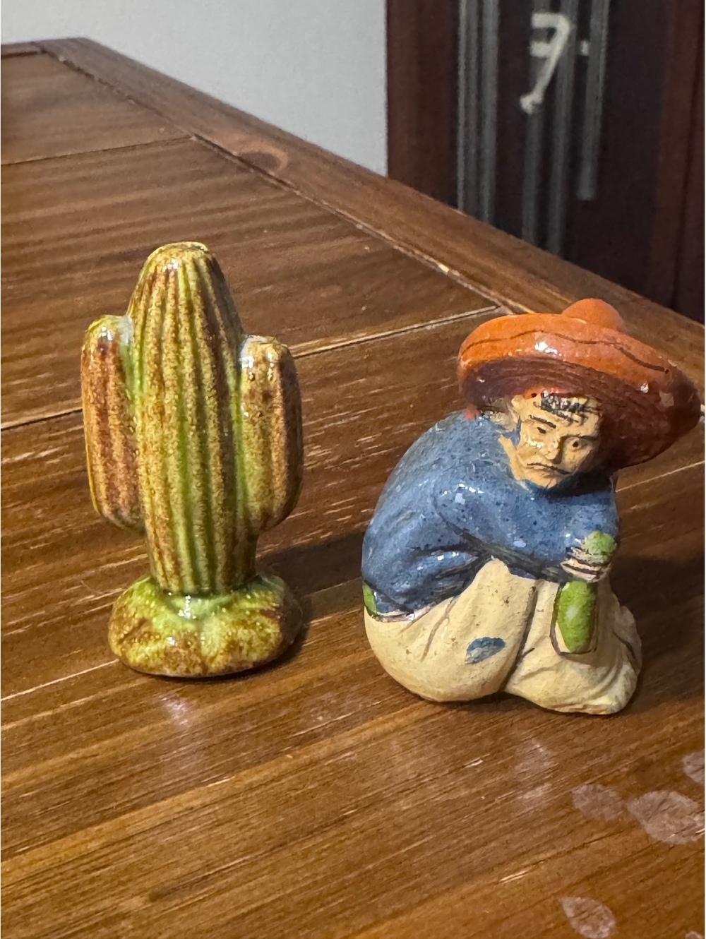 Vintage Mexico Pottery Salt Pepper Shakers Sombrero Man Cactus Folk Art